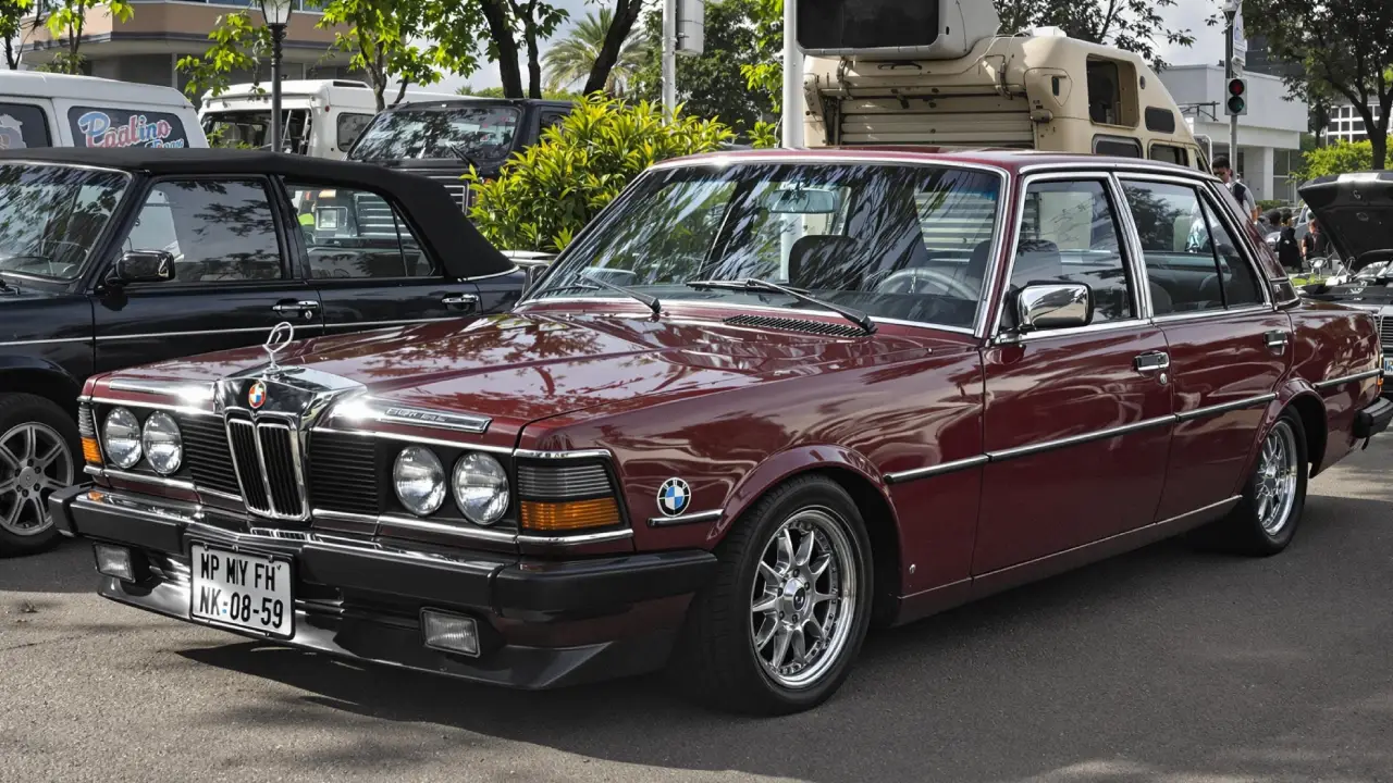 Well-maintained vintage Sedan from the early 20th century