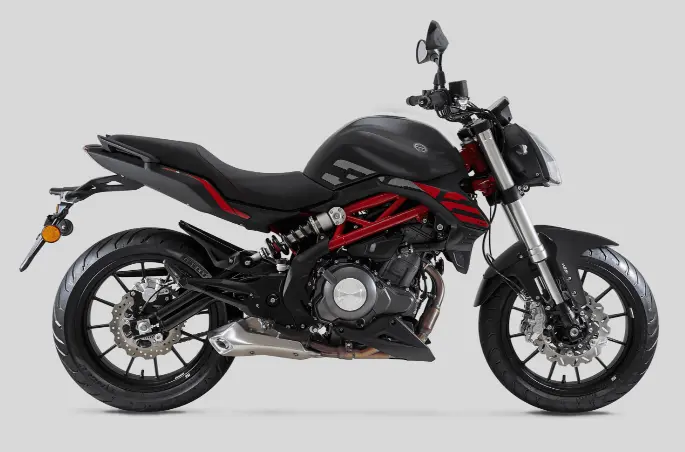 Benelli TNT 302S naked motorcycle with Italian-inspired design and digital dash