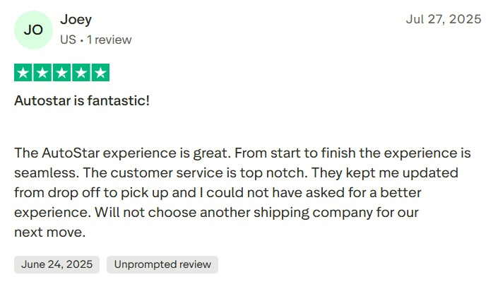 Trustpilot feedback praising us for staying updated throughout the car shipping process.