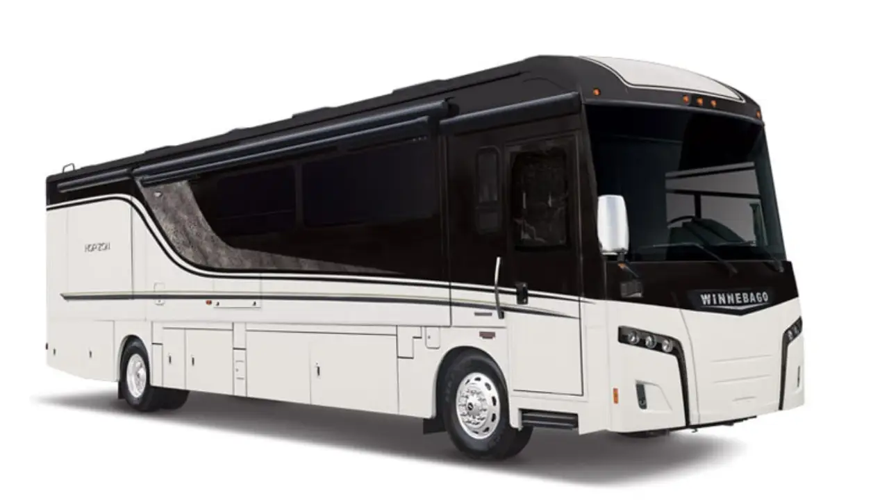 Winnebago Horizon Class A motorhome RV exterior with multiple slide-outs and modern aerodynamic styling.